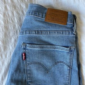Levi’s medium wash straight leg jeans